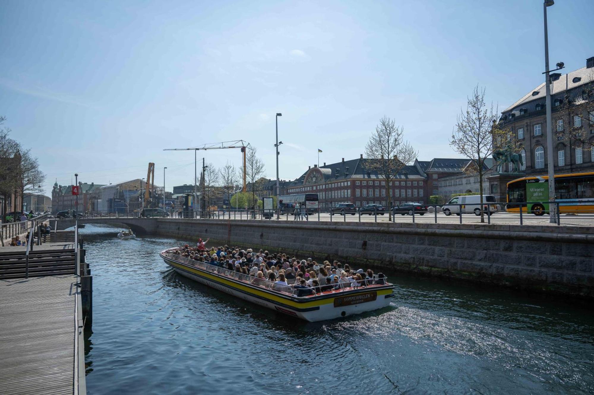 Large With Canal View In Cph København